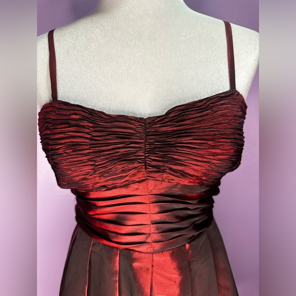 Forever 21 Semi Formal Red Taffeta Burgundy Dress Size Large - Picture 2 of 12